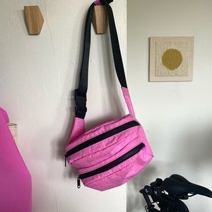 HOLD Baggu fanny pack